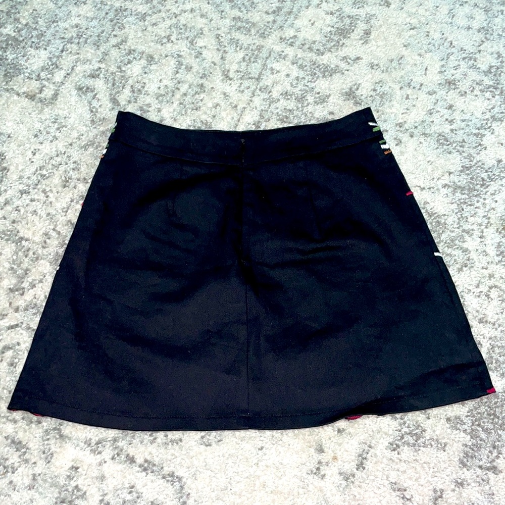 Francesca’s- Embroidered Mini Skirt NWOT - Picture 2 of 4